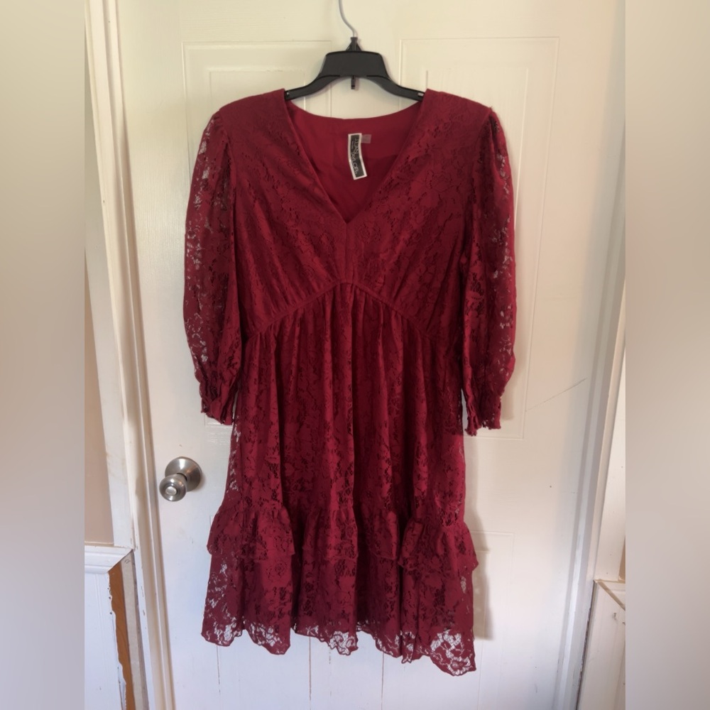 Maroon lace top in perfect condition